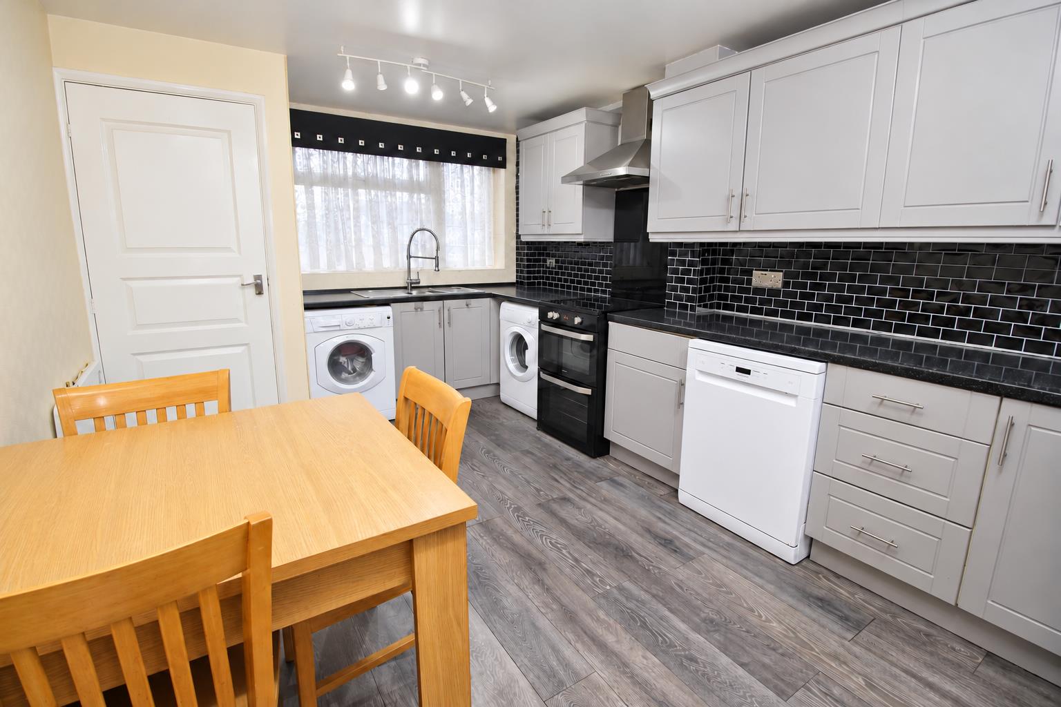 Andover Close, Tilehurst, Reading
